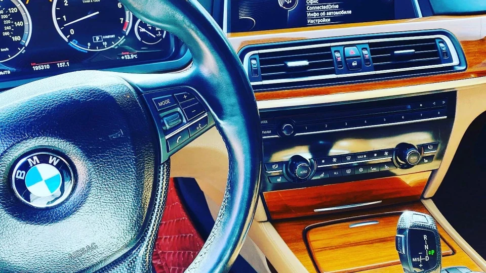 BMW 7 series 740Li MPacket 2