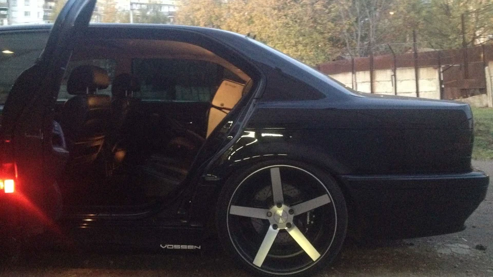 BMW 7 series 740Li Vossen 3