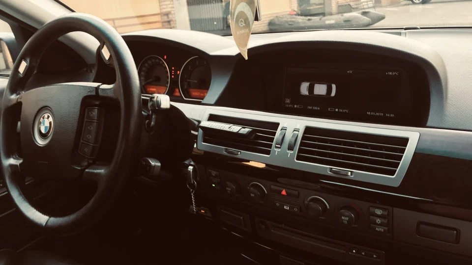 BMW 7 series 745I titansilber 2
