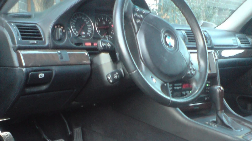 BMW 7 series 750iA diamant-schwarz 4