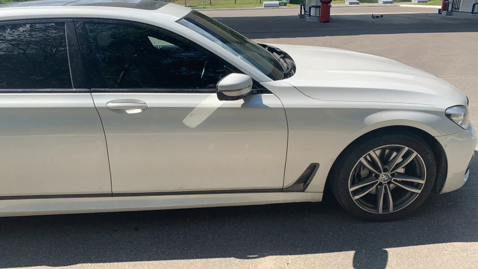 BMW 7 series Біла Баржа 2