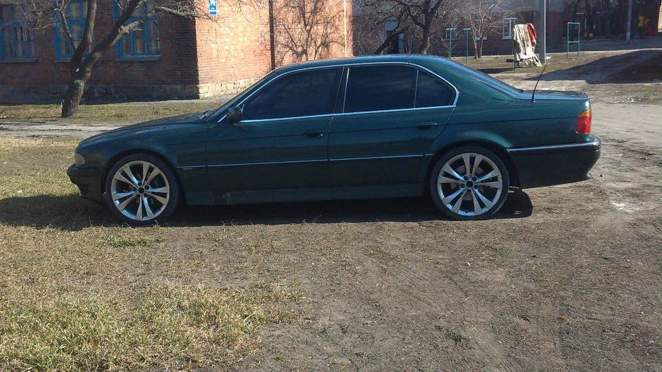 BMW 7 серії беха 7ка