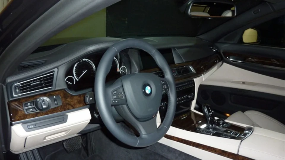 BMW 7 series BI TURBO V12 3