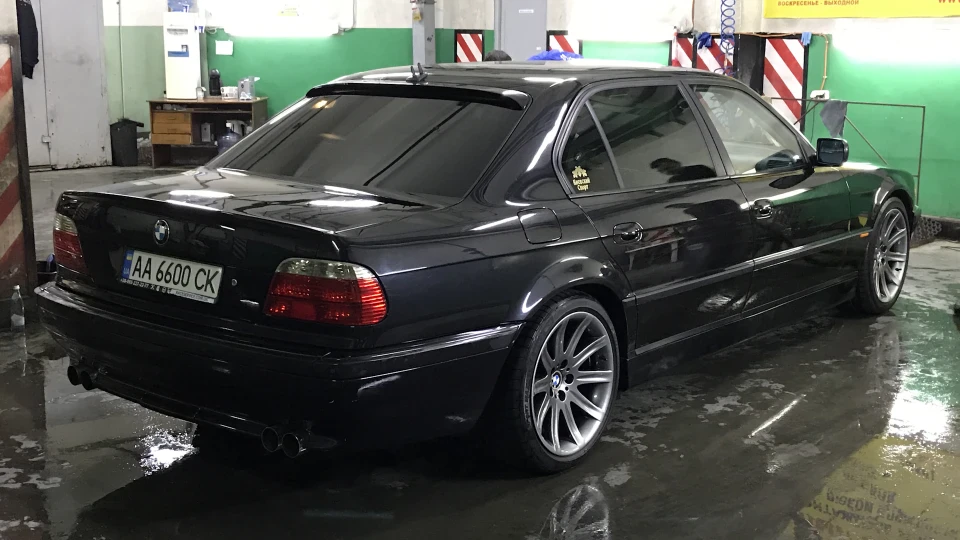 BMW 7 series Black_Dream V8 4.4 2