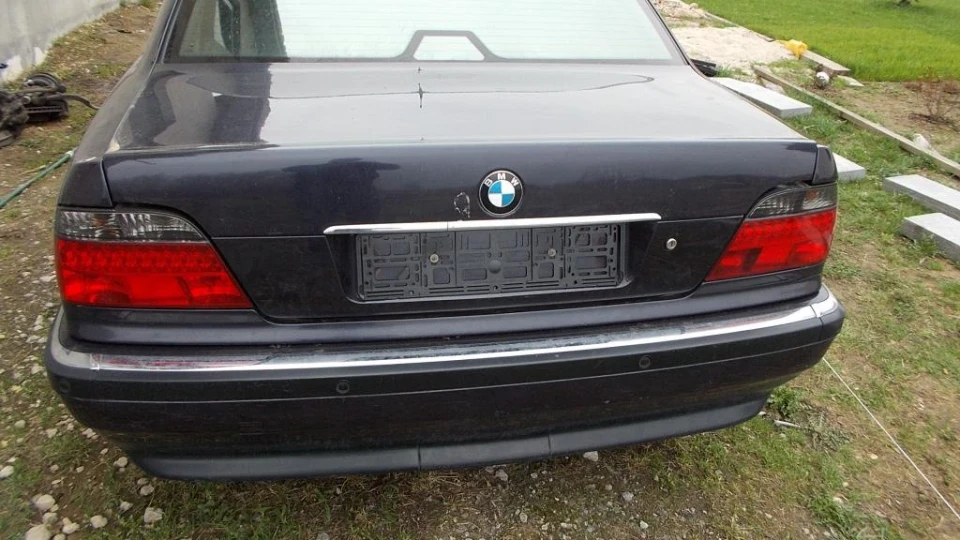 BMW 7 series Black eater
