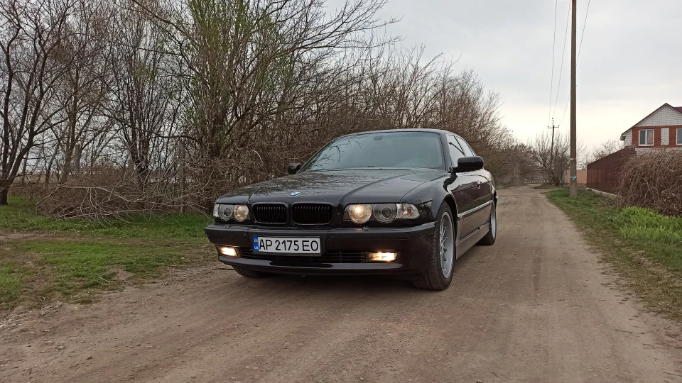 BMW 7 series Black M 3