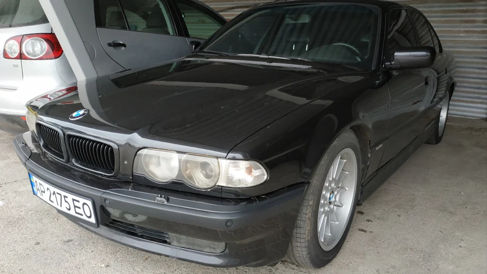 BMW 7 series Black M 4