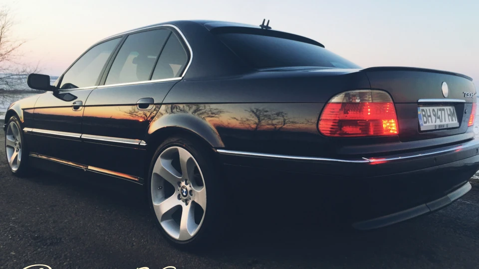 BMW 7 series Black!! METALLIC 2