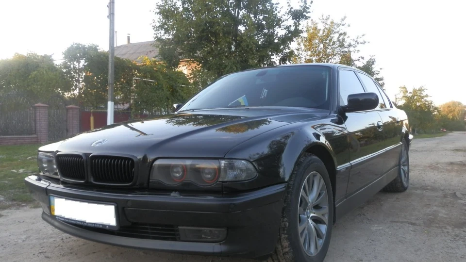 BMW 7 series Black SEM 2