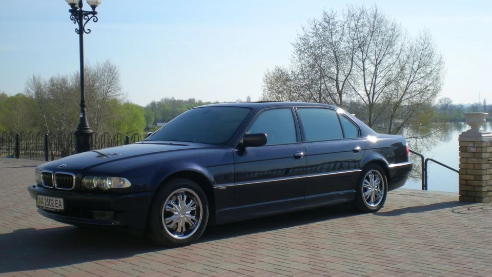 BMW 7 series BMW 740 Long 2