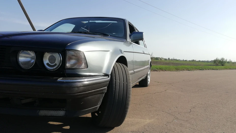 BMW 7 series BMW 750IL E32 4