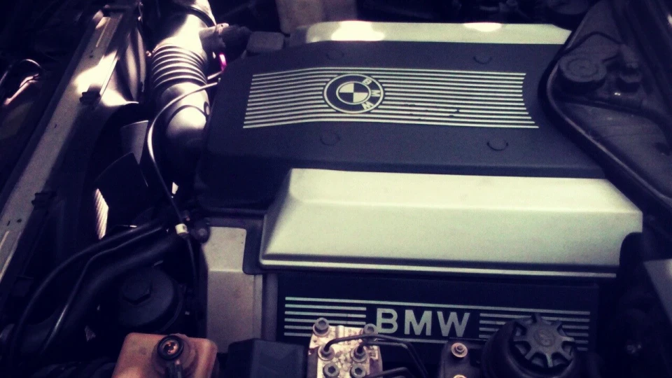 BMW 7 series BMW e32 V8 4.0 3