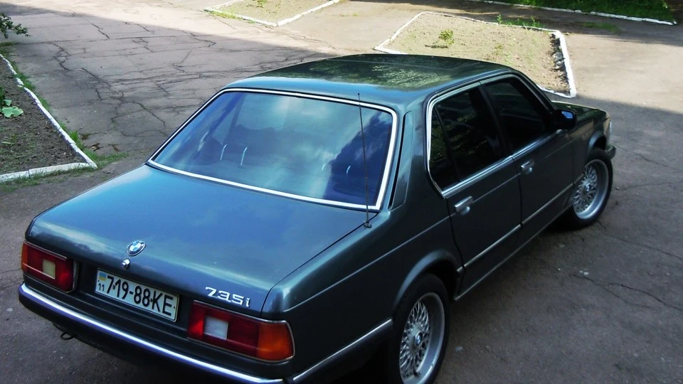 BMW 7 series Бадьорий Дідусь 4