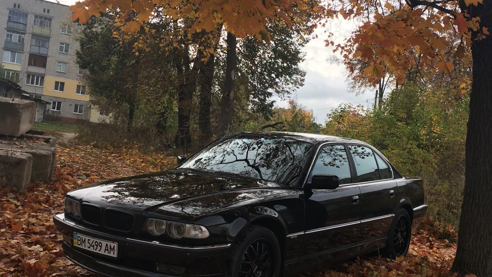 BMW 7 series Чорна Баржа 4