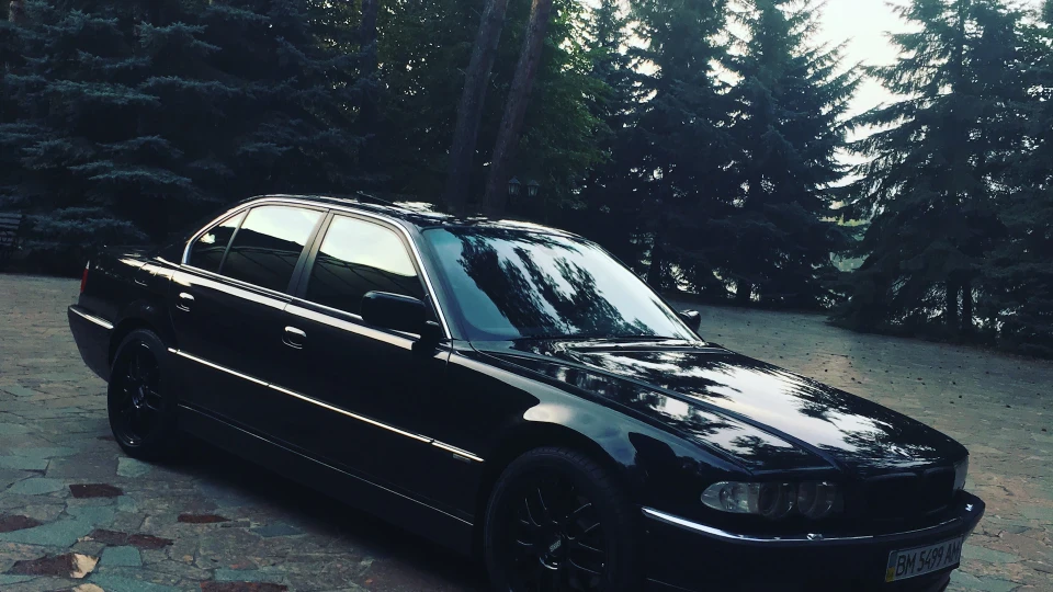 BMW 7 series Чорна Баржа 5