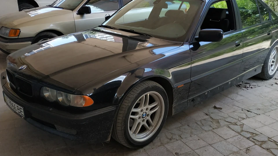 BMW 7 series Чорне зло 746