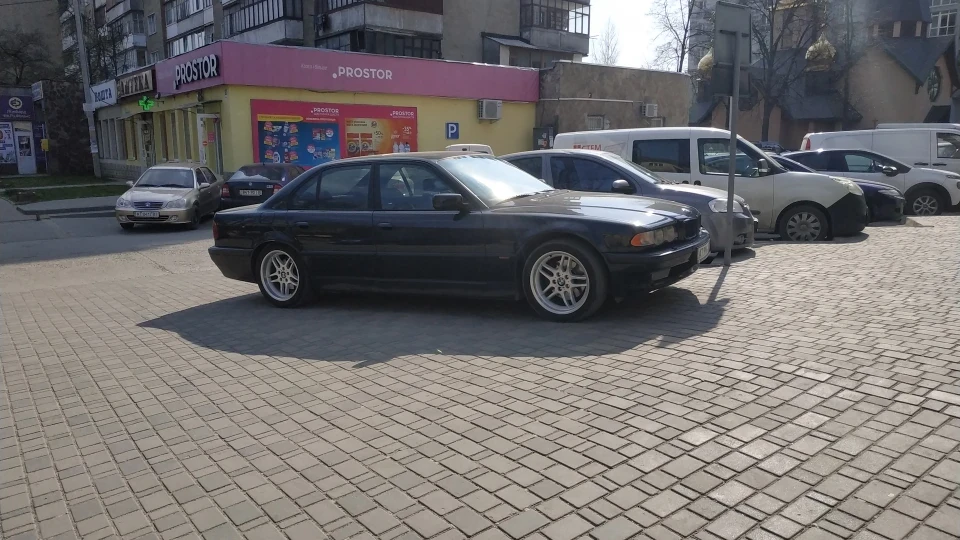 BMW 7 series Чорне зло 746 2
