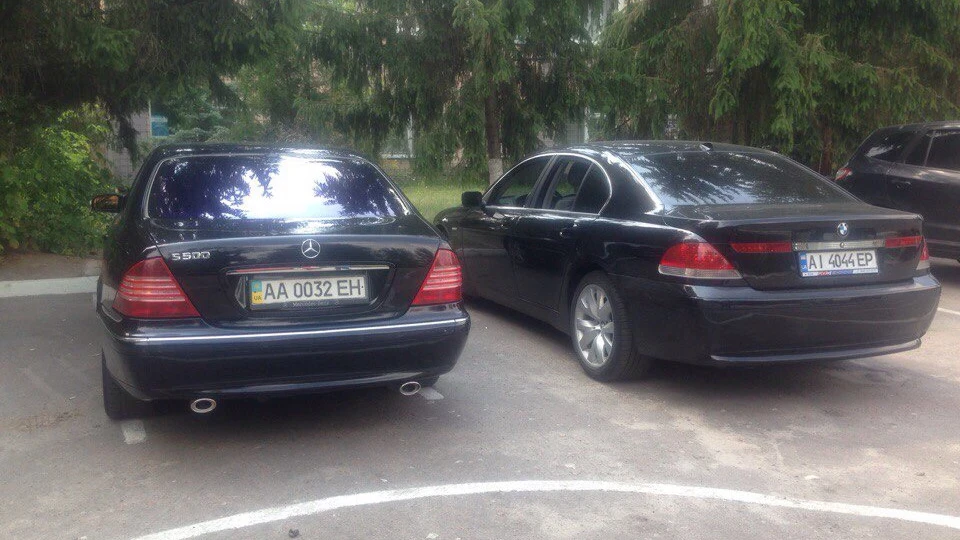 BMW 7 series Чорний бумер 4.5 бензин 2
