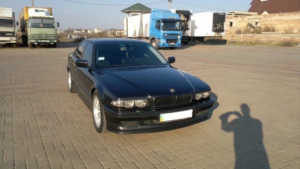 BMW 7 series Чорний Бумер 3