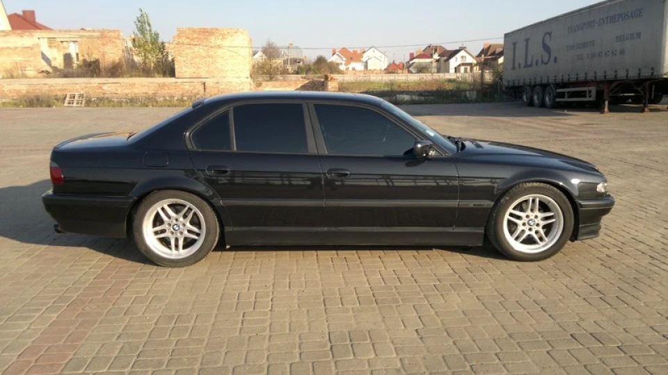 BMW 7 series Чорний Бумер 4