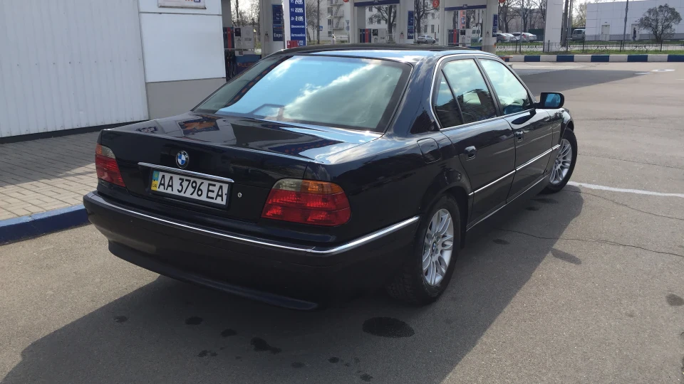 BMW 7 series Чорний бумер 5