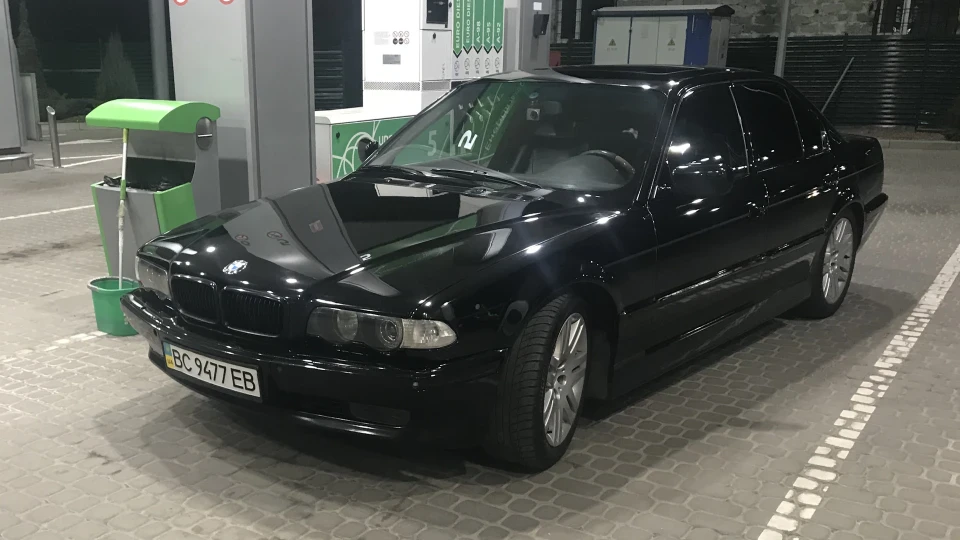 BMW 7 series Чорний чорний бумер 2
