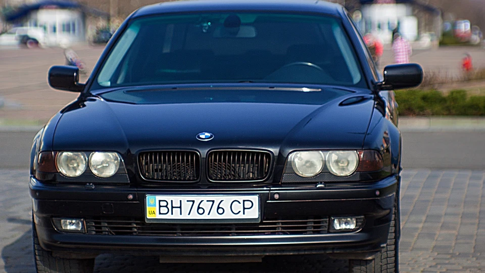 BMW 7 series Чорні перли 2