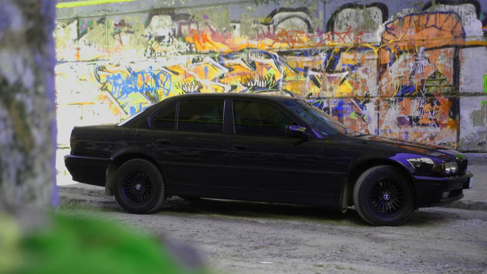BMW 7 series Чорні перли 4