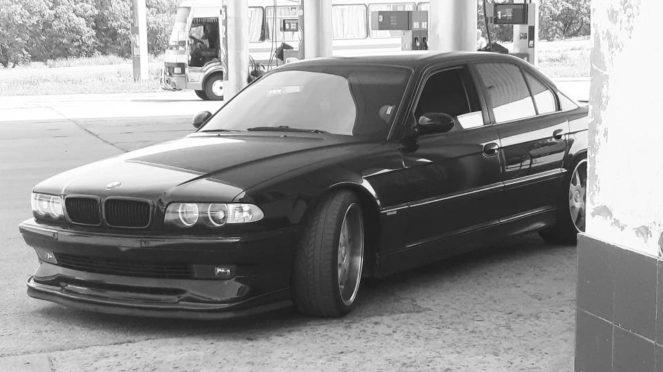 BMW 7 series Дістала 5