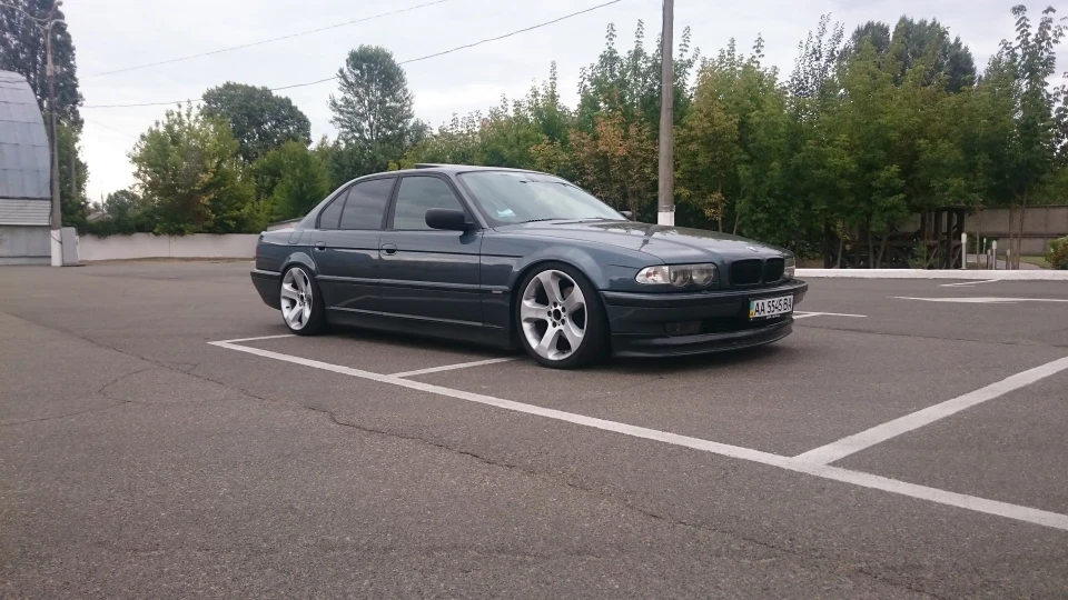 BMW 7 series Dropped style 2