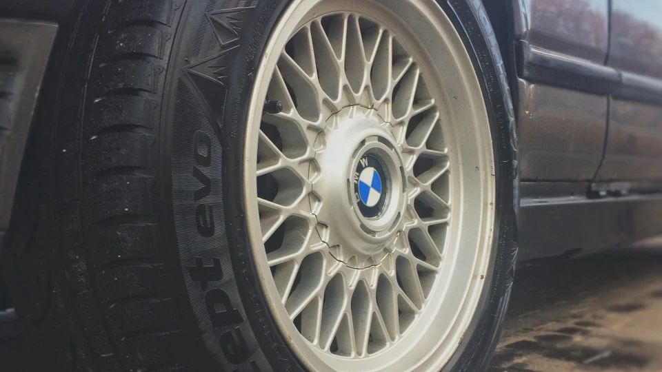BMW 7 серії (е32) 4
