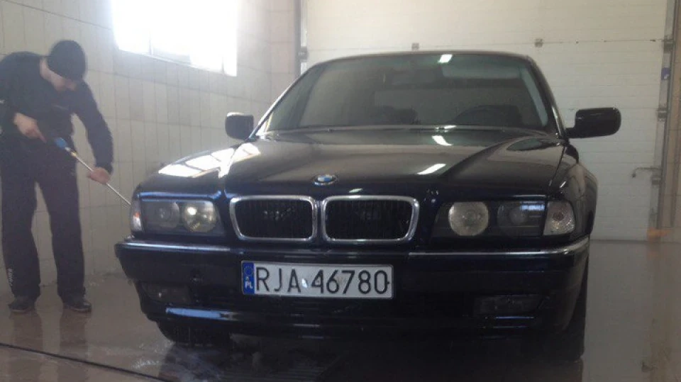 BMW 7 series Hot Drive 5