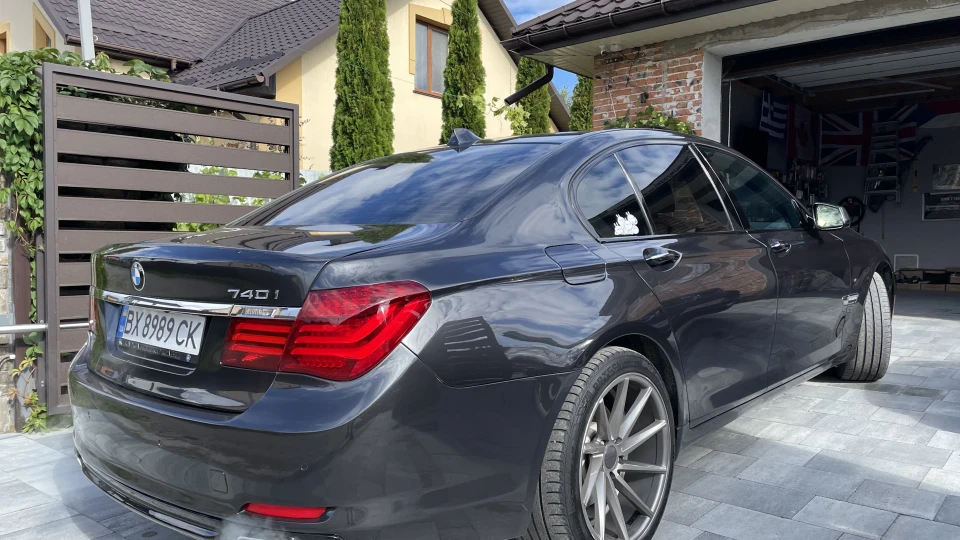BMW 7 series Яхта на М-пакеті 2