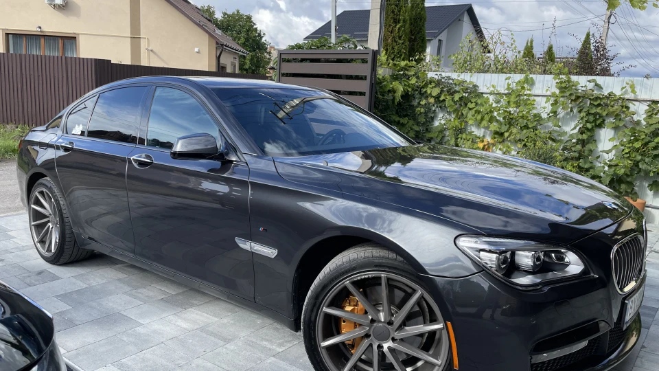 BMW 7 series Яхта на М-пакеті 3