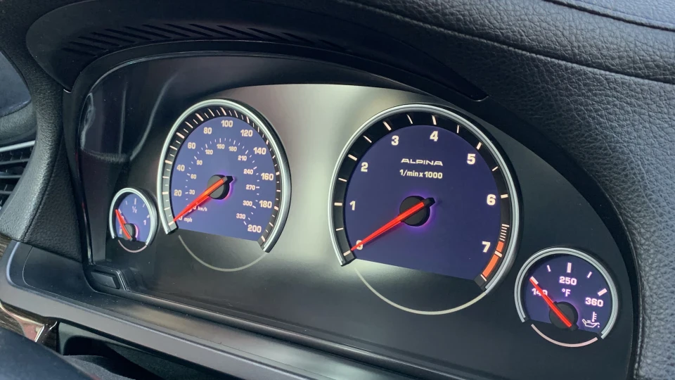 BMW 7 series Яхта на М-пакеті 5