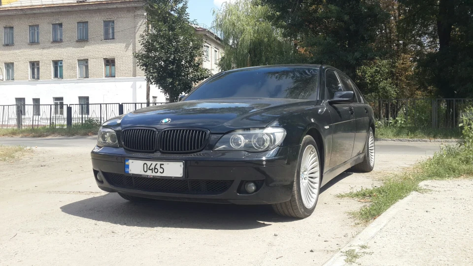 BMW 7 series Individual 4