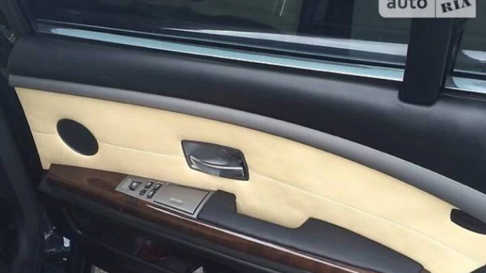 BMW 7 series Individual 4