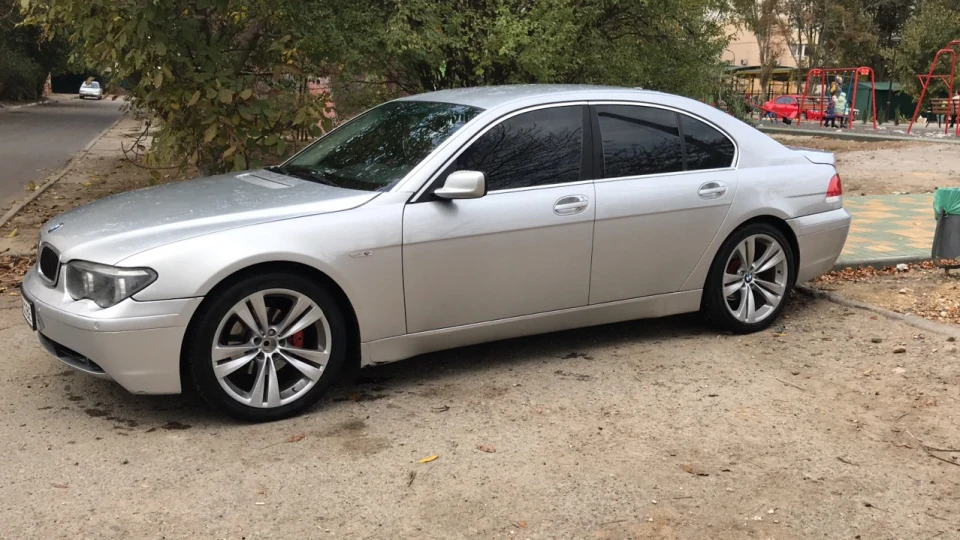 BMW 7 series Корівка 5