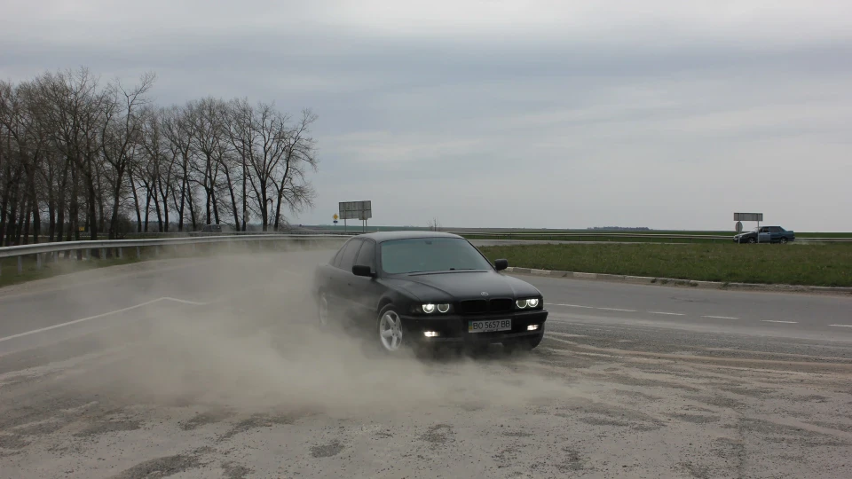 BMW 7 series легенда)) 3