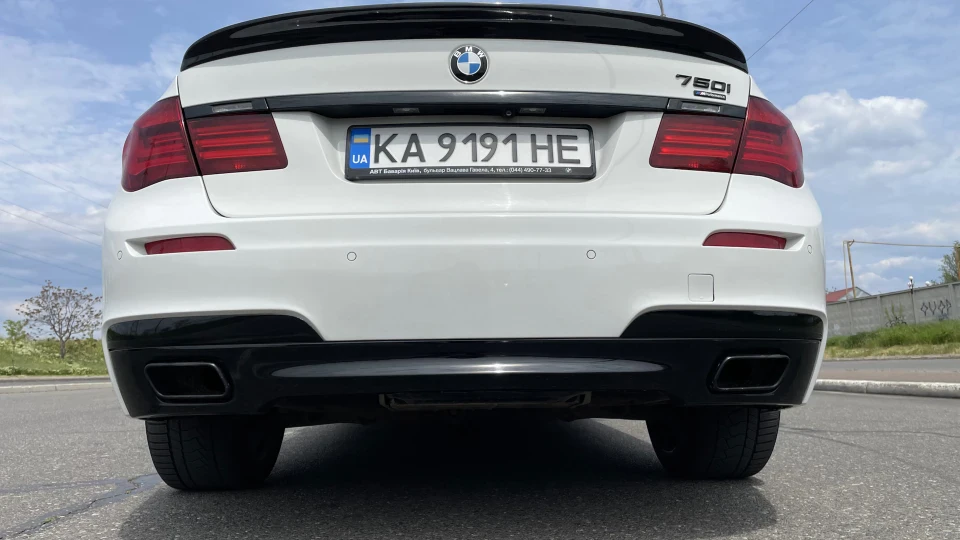 BMW 7 series M Twin power turbo 2