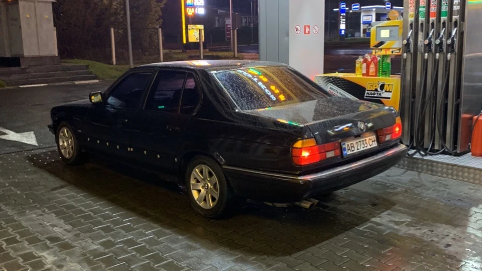 BMW 7 series M60 B30 3