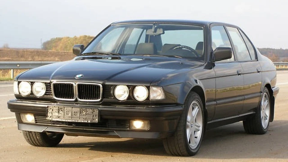 BMW 7 series M60B30 V8 2