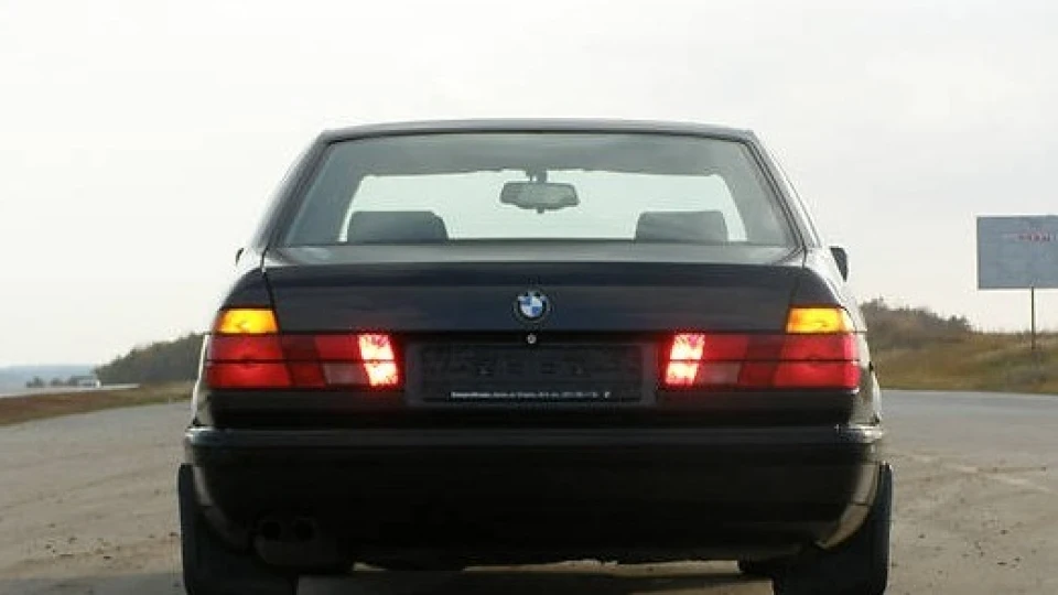 BMW 7 series M60B30 V8 4