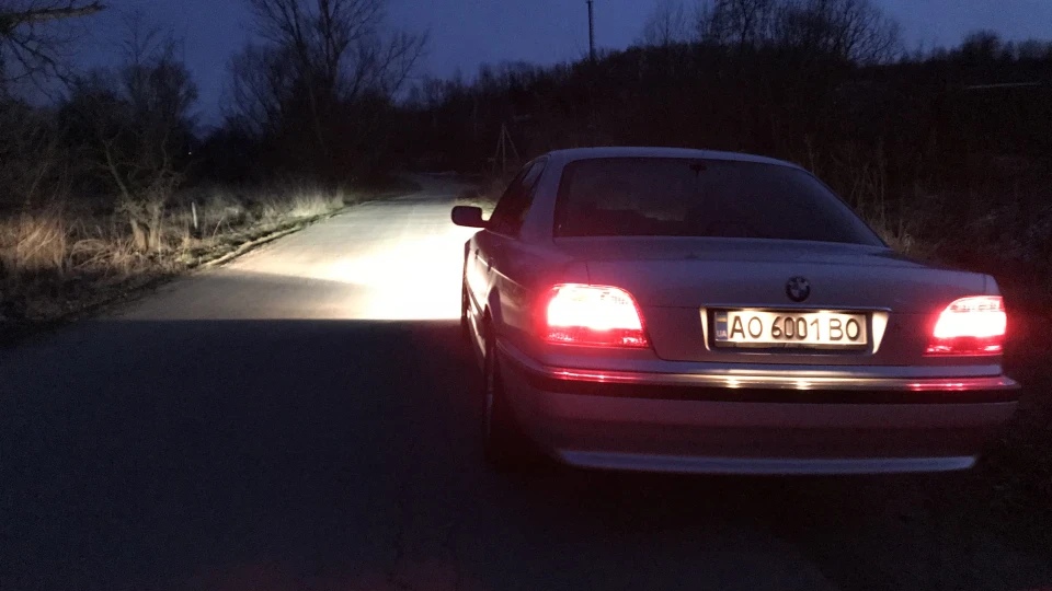 BMW 7 series M62B44TU 4