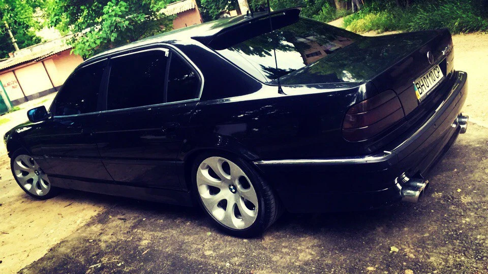 BMW 7 series m62b44tu 4