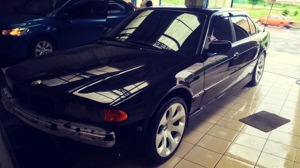 BMW 7 series m62b44tu 5