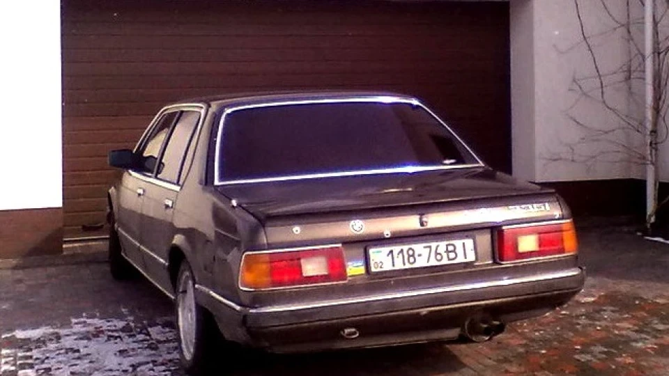 BMW 7 series Old school is the best 5