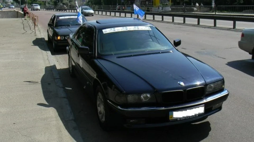 BMW 7 series ORIENTBLAU 3