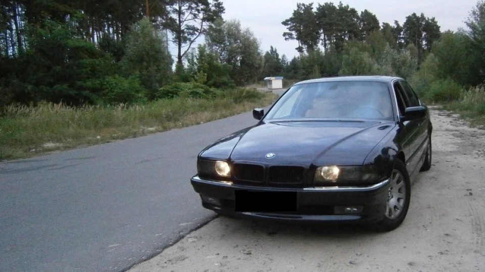 BMW 7 series ORIENTBLAU 5