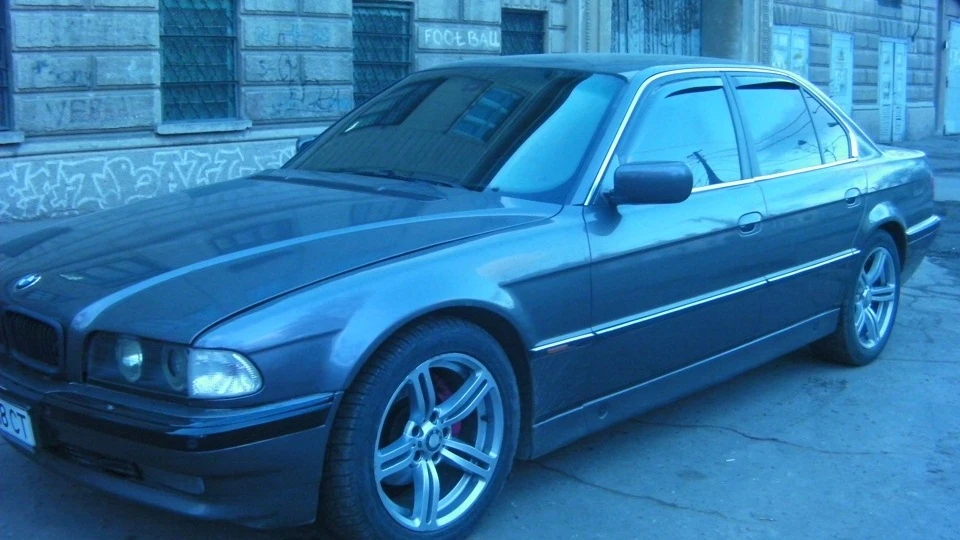 BMW 7 series Пустеля орел Е-38 2